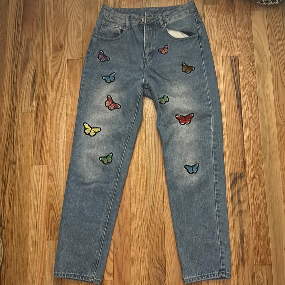 Women M Butterfly Embroidered Jeans